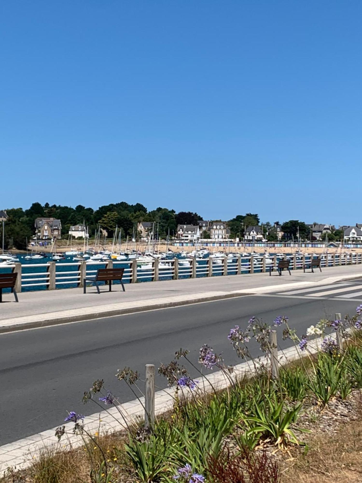 Magnifique Bas De Villa Deux Chambres Situe Pres Des Plages Et Du Golf Saint-Briac-sur-Mer Kültér fotó